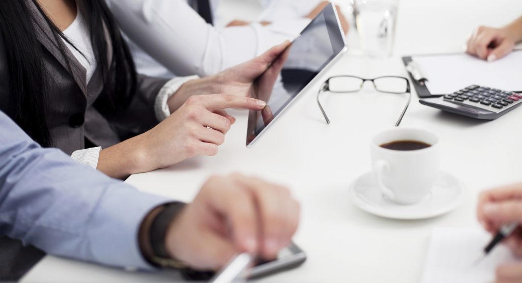 This allows us to specialize in all dimensions of trades and stocks, because we have a specialist within the team for every scenario.